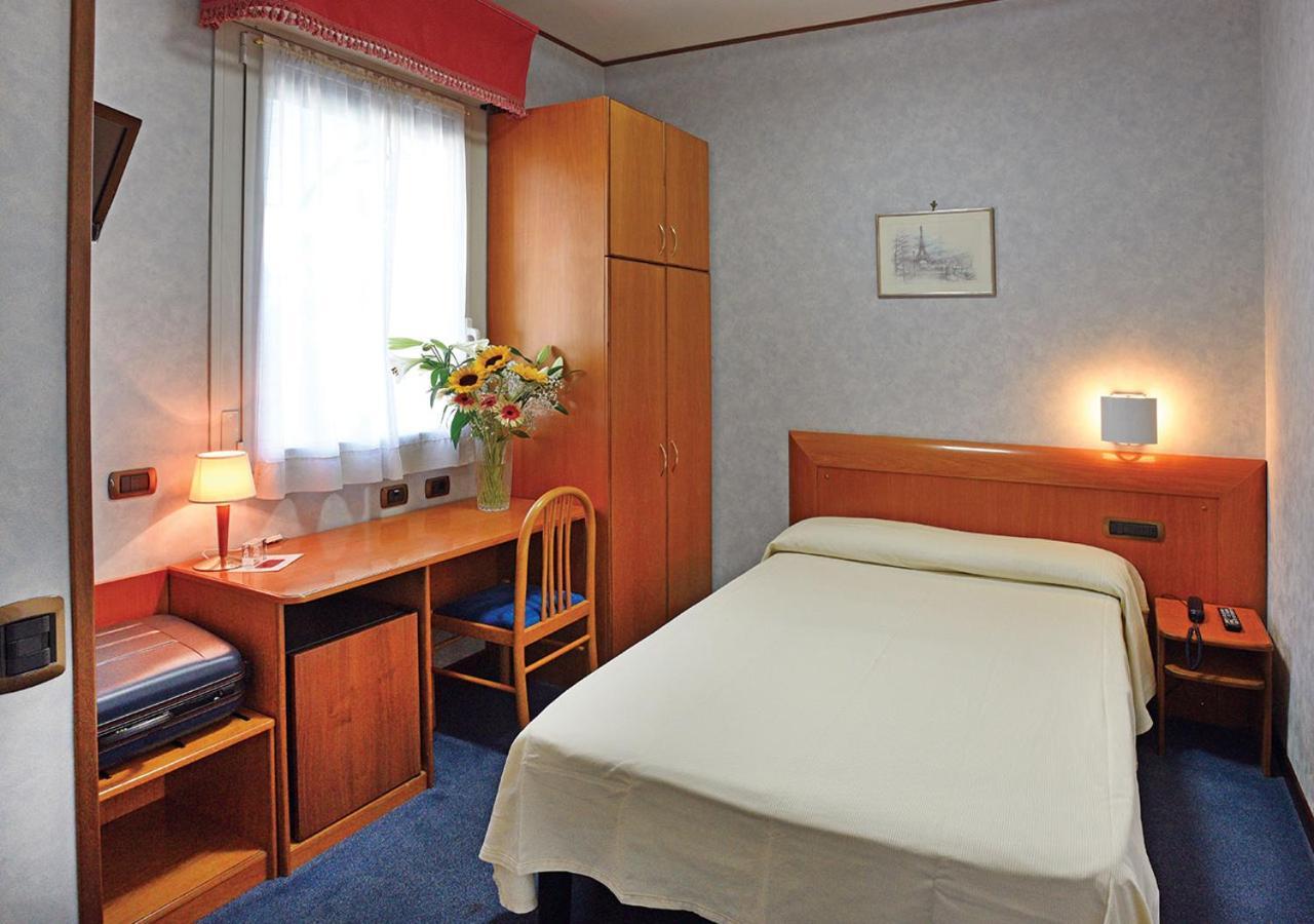 Hotel Autostrada Padova Eksteriør billede